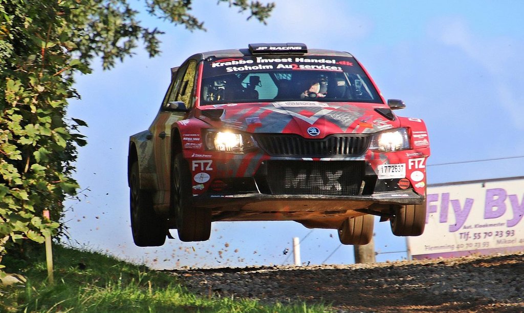 Rallyholdet Jan Petersen/Mads Dalsager i Skoda Fabia R5 i flyvende stil på vej mod sejren i Copenhagen Rally Cup 2024
(Foto: Arkiv foto)